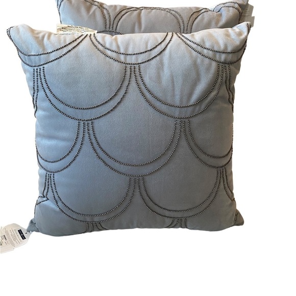 NWT Scott Living throw pillows.  Gray in color. - Picture 5 of 11